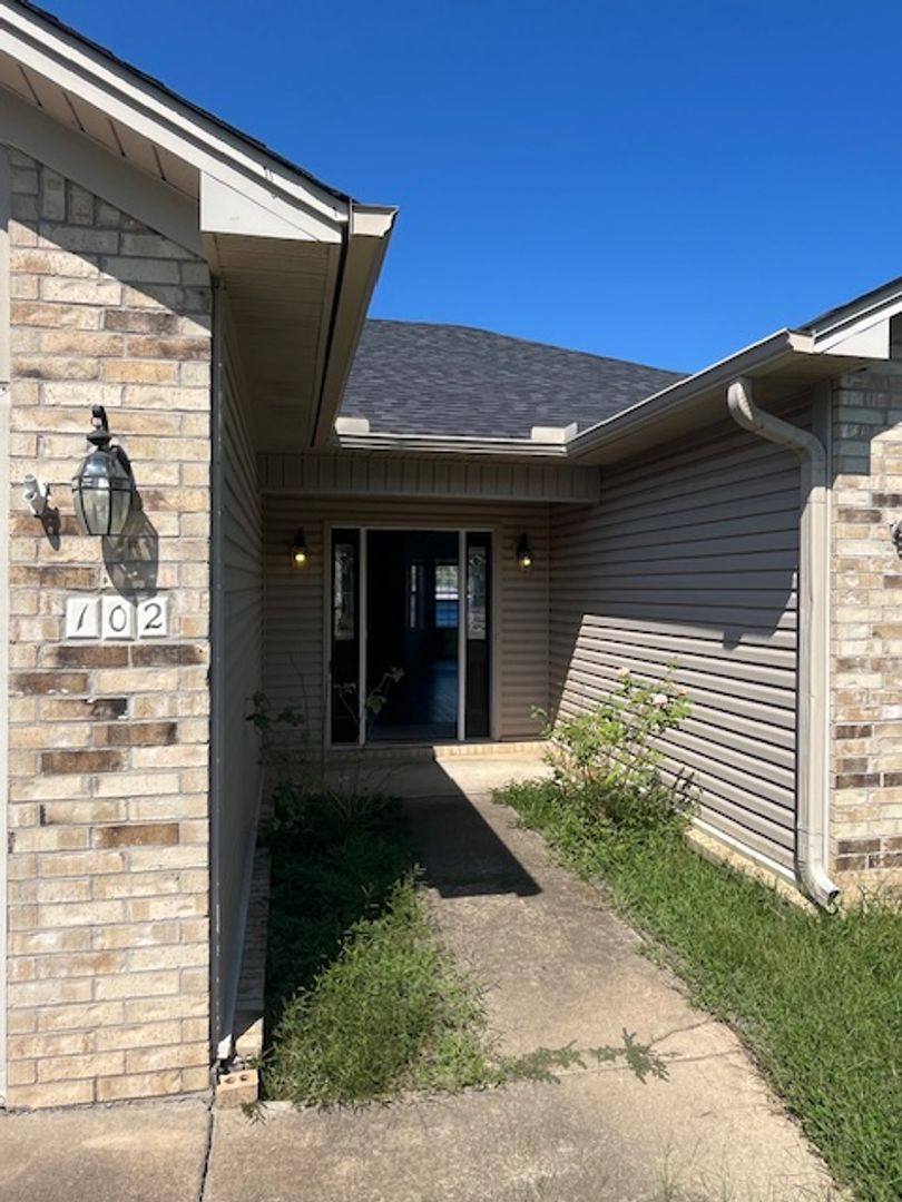 House for rent at 102 Rosebud Circle, Cabot, AR 72023