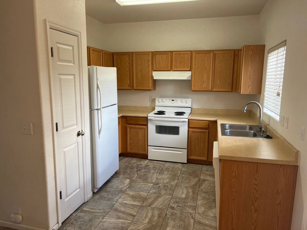 2146 Creekridge Point, Colorado Springs, CO 80910 - Townhouse for Rent - Image 8