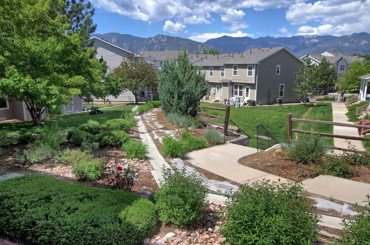 2146 Creekridge Point, Colorado Springs, CO 80910 - Townhouse for Rent - Image 2