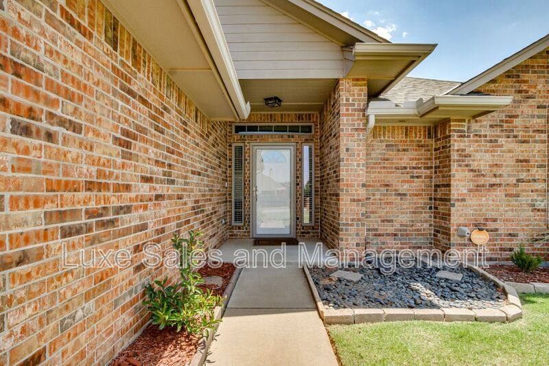 House for rent at 1174 Misty Lane NW, Piedmont, OK 73078