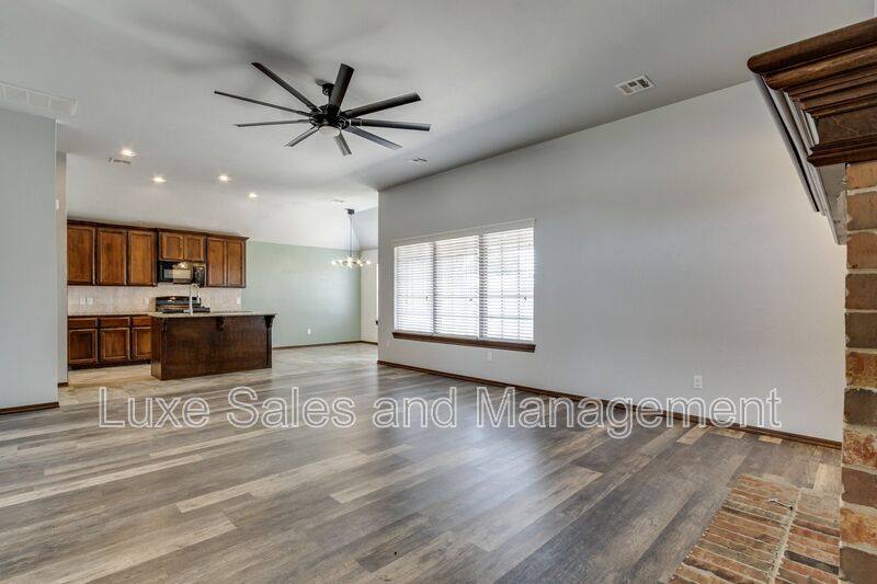 House for rent at 1174 Misty Lane NW, Piedmont, OK 73078