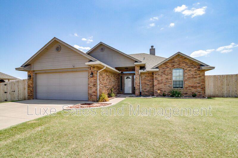 House for rent at 1174 Misty Lane NW, Piedmont, OK 73078