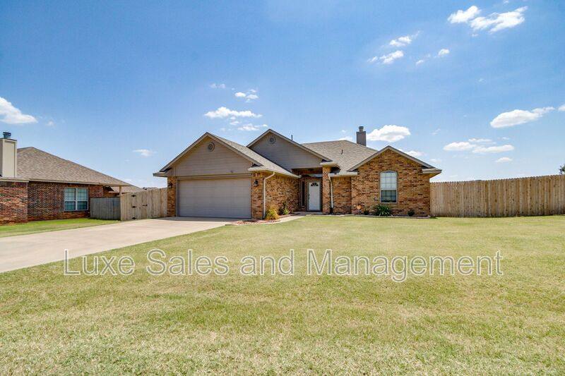House for rent at 1174 Misty Lane NW, Piedmont, OK 73078