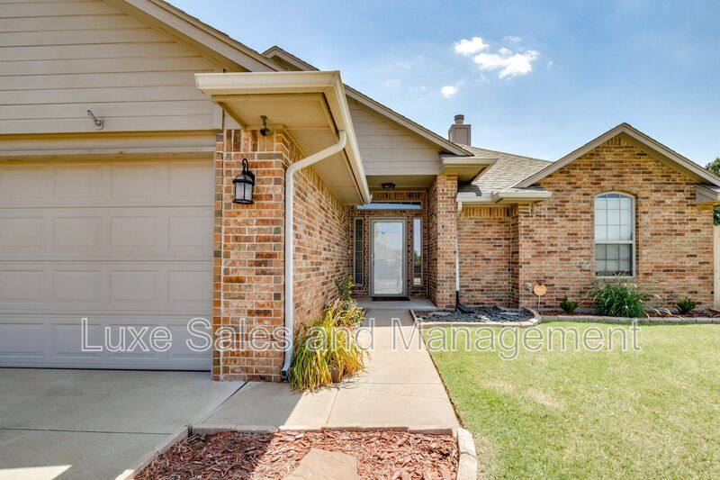 House for rent at 1174 Misty Lane NW, Piedmont, OK 73078
