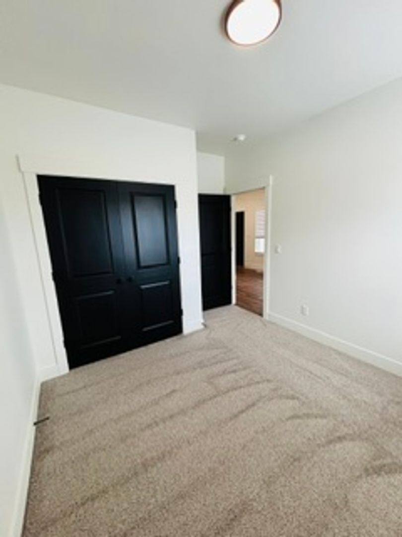 Townhouse for rent at 686 S Cutler Ave, Sugar City, ID 83448