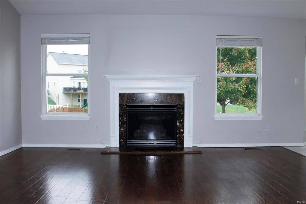 House for rent at 1972 Briarfield Dr, Lake Saint Louis, MO 63367