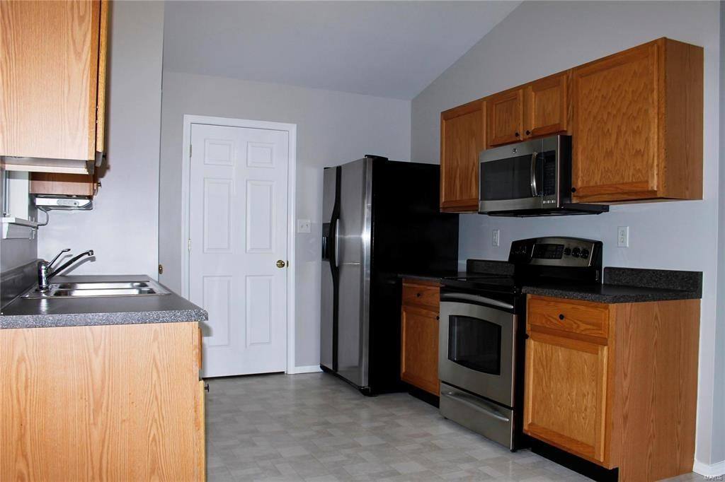 House for rent at 1972 Briarfield Dr, Lake Saint Louis, MO 63367