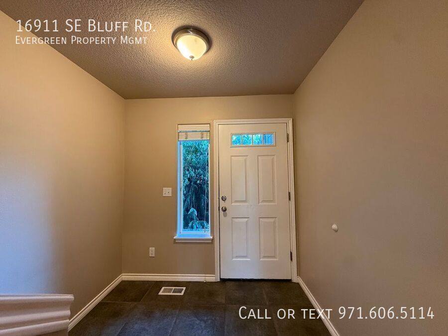 Townhouse for rent at 16911 SE Bluff Rd, Sandy, OR 97055