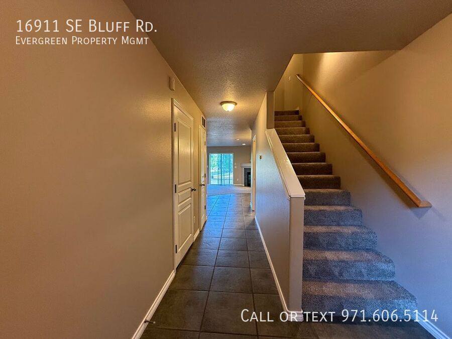 Townhouse for rent at 16911 SE Bluff Rd, Sandy, OR 97055