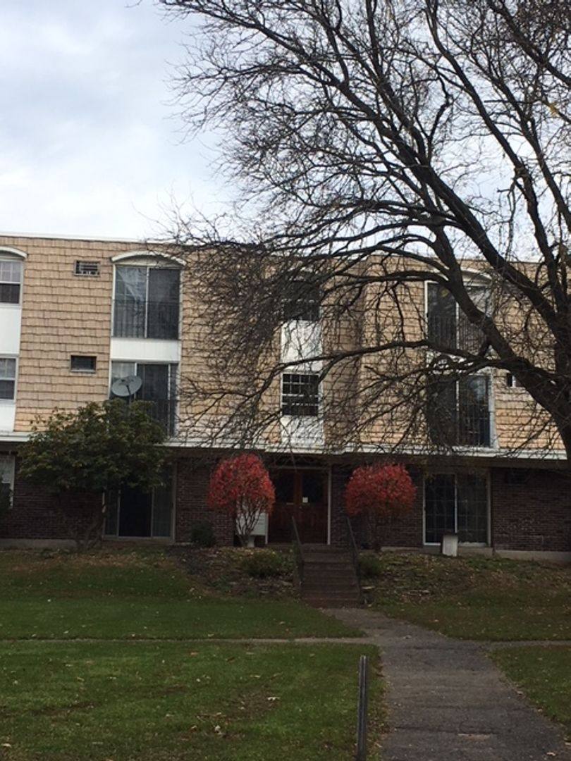Apartment for rent at Beacon Hill, 1188 W Middle Turnpike, Manchester, CT 06040