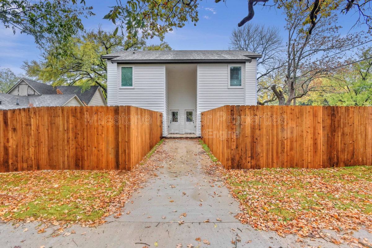 Apartment for rent at 103 E Bond St, Denison, TX 75021