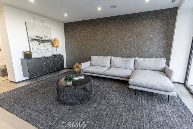 8148 1 2 W Gould Ave, Los Angeles, CA 90046