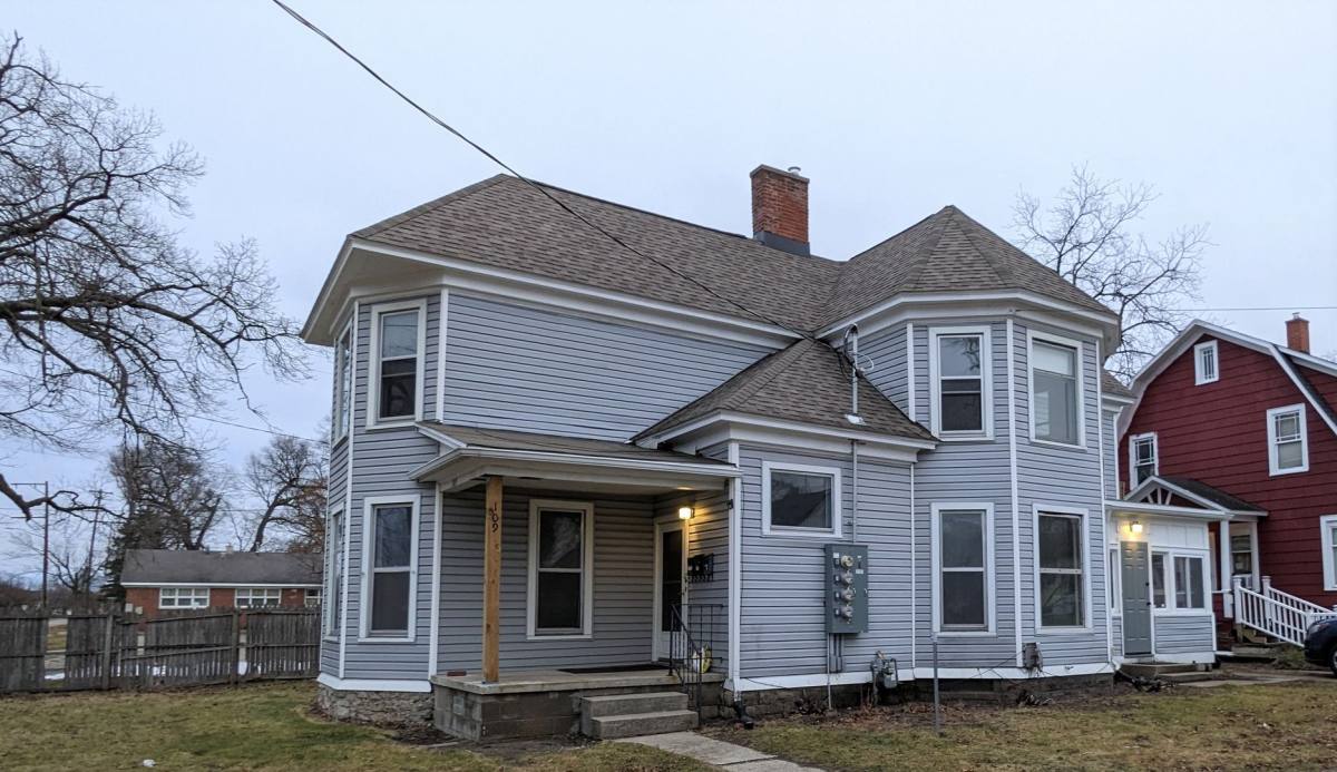 Apartment for rent at 109 Irwin Ave, Muskegon, MI 49442