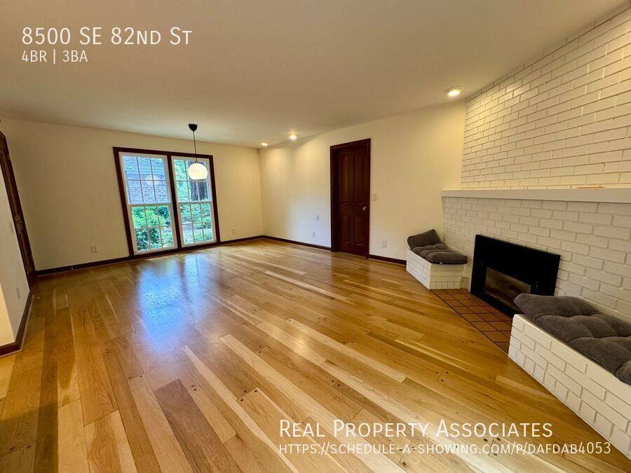 House for rent at 8500 SE 82nd St, Mercer Island, WA 98040