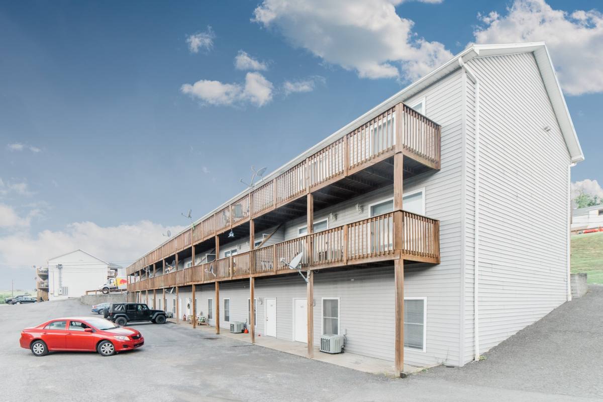 Apartment for rent at 100-1400 Pinnacle Heights Dr, Morgantown, WV 26505