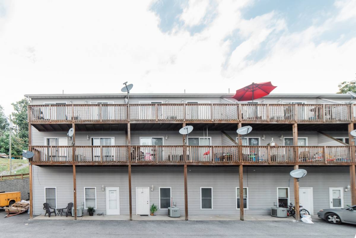 Apartment for rent at 100-1400 Pinnacle Heights Dr, Morgantown, WV 26505