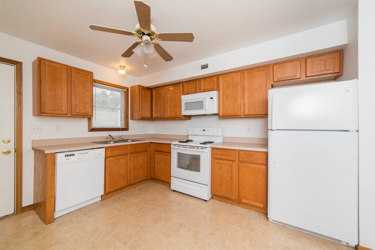 Apartment for rent at 100-1400 Pinnacle Heights Dr, Morgantown, WV 26505