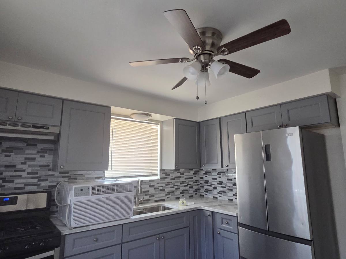 Apartment for rent at 14605 Des Plaines #1E, Harvey, IL 60426