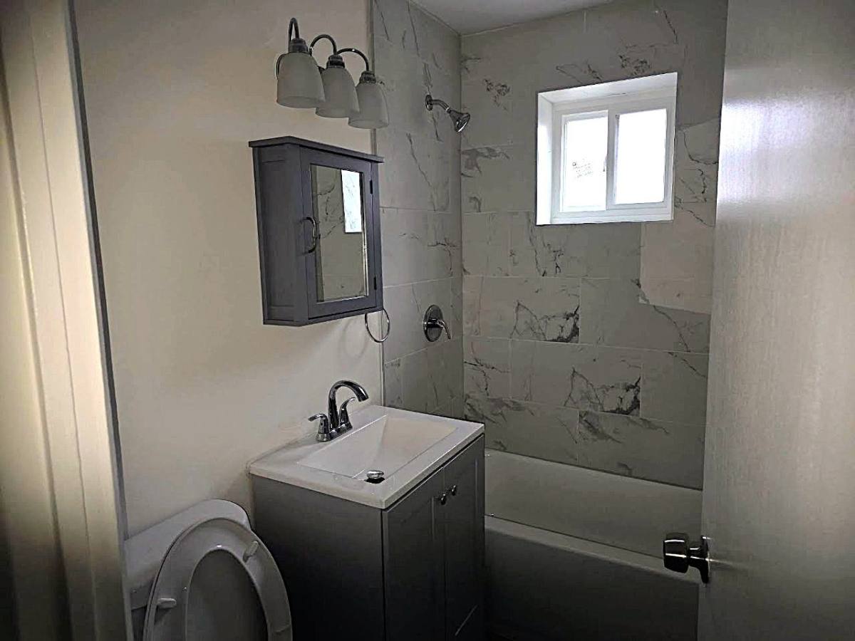Apartment for rent at 14605 Des Plaines #1E, Harvey, IL 60426