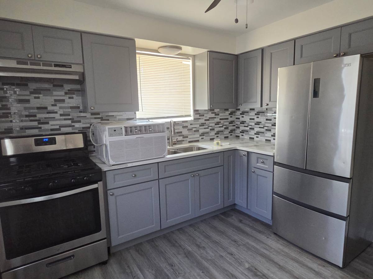 Apartment for rent at 14605 Des Plaines #1E, Harvey, IL 60426