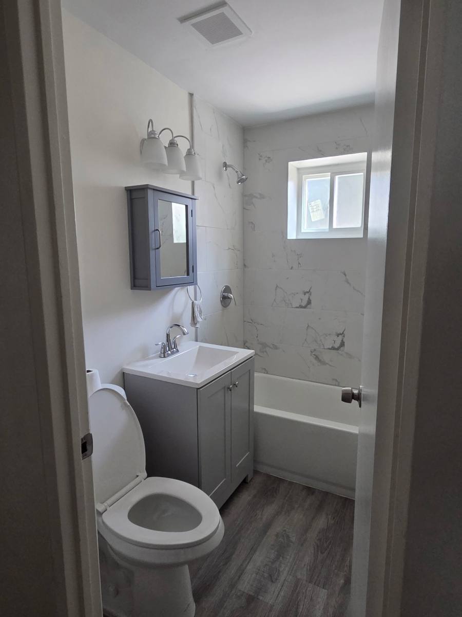 Apartment for rent at 14605 Des Plaines #1E, Harvey, IL 60426
