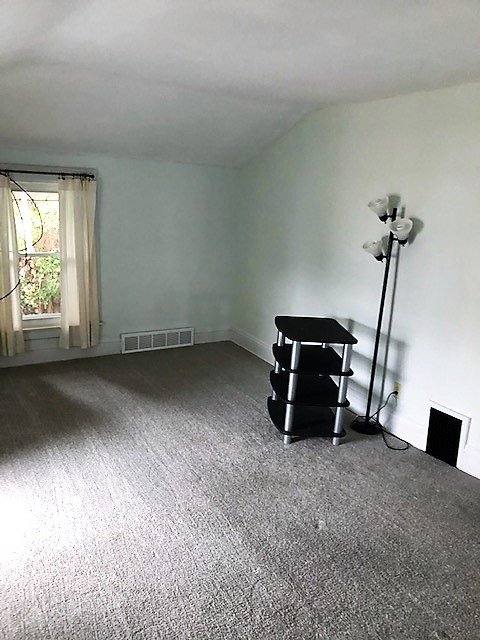 Apartment for rent at 708 N Sheridan St, Bay City, MI 48708