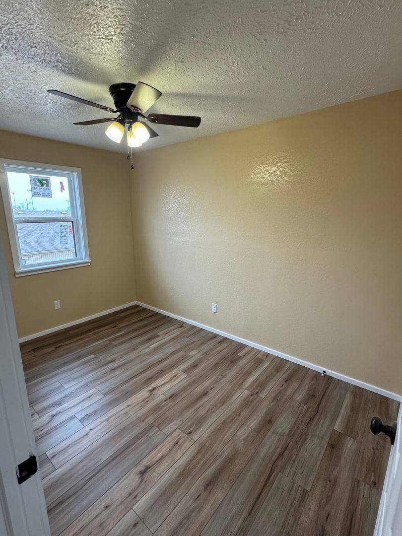 Apartment for rent at 1623 S Pike Ave, Bolivar, MO 65613