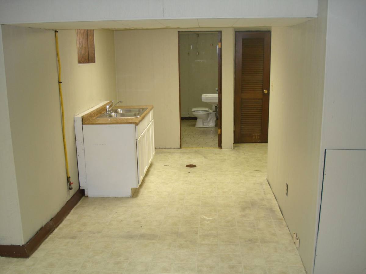 Apartment for rent at 400-402 2nd St SW, Austin, MN 55912