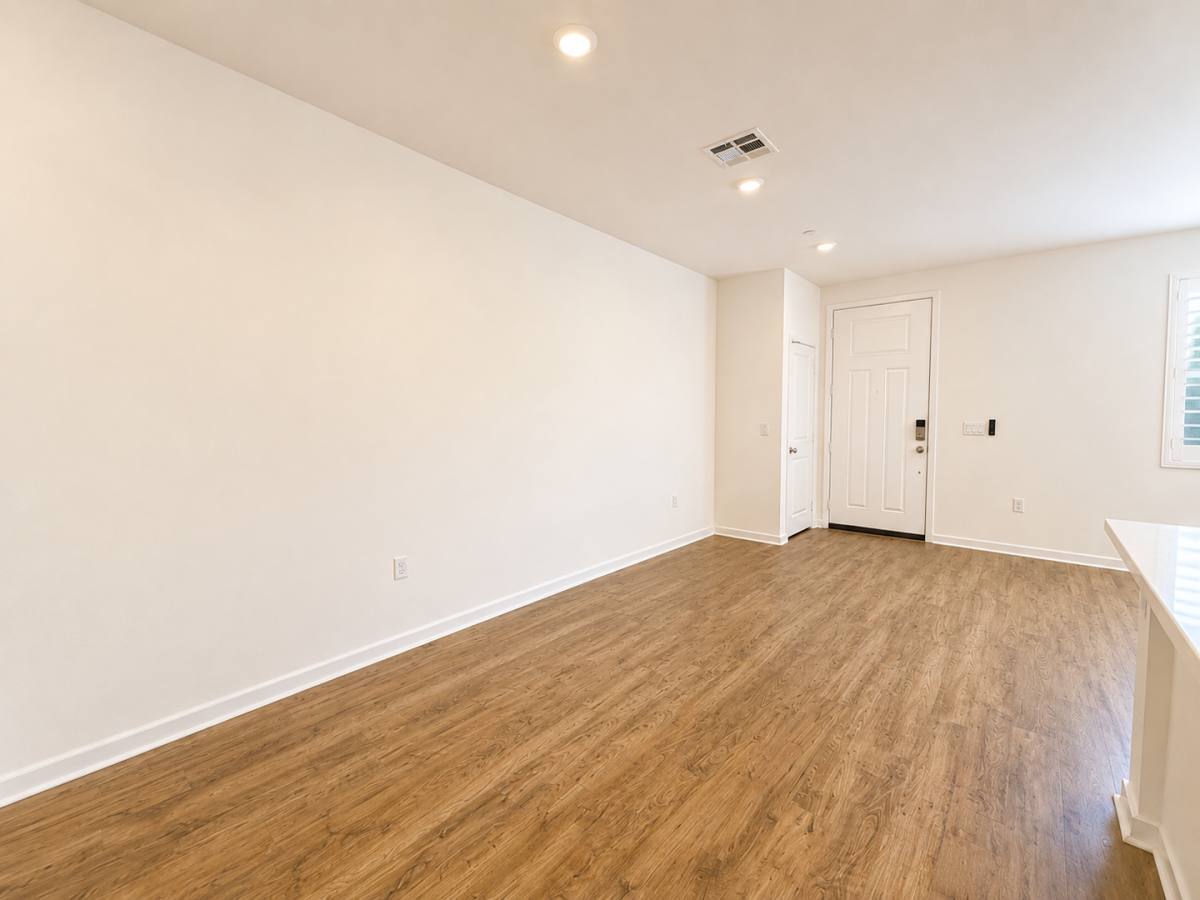 Townhouse for rent at 33221 Opal Glass Dr, Winchester, CA 92596