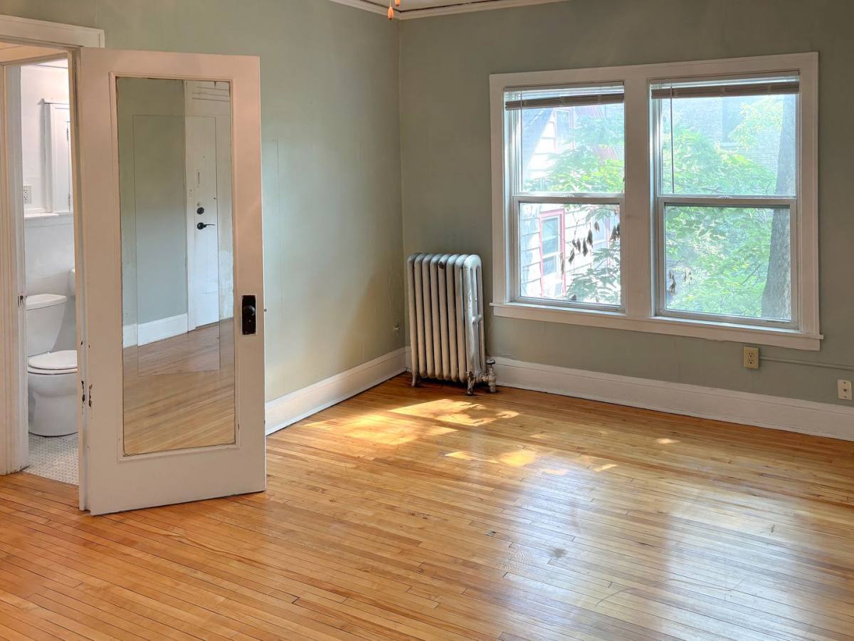 Apartment for rent at 616 Lincoln Ave, St. Paul, MN 55102