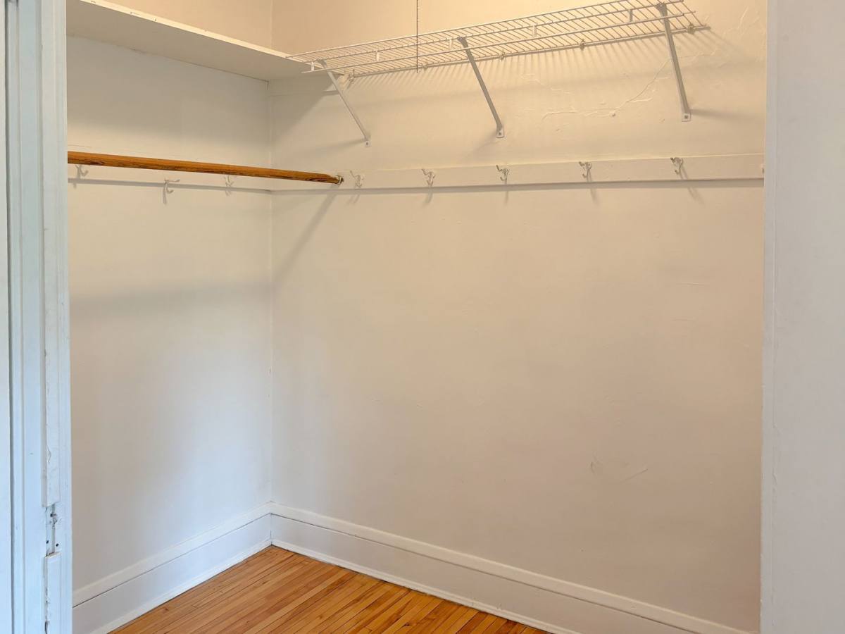 Apartment for rent at 616 Lincoln Ave, St. Paul, MN 55102