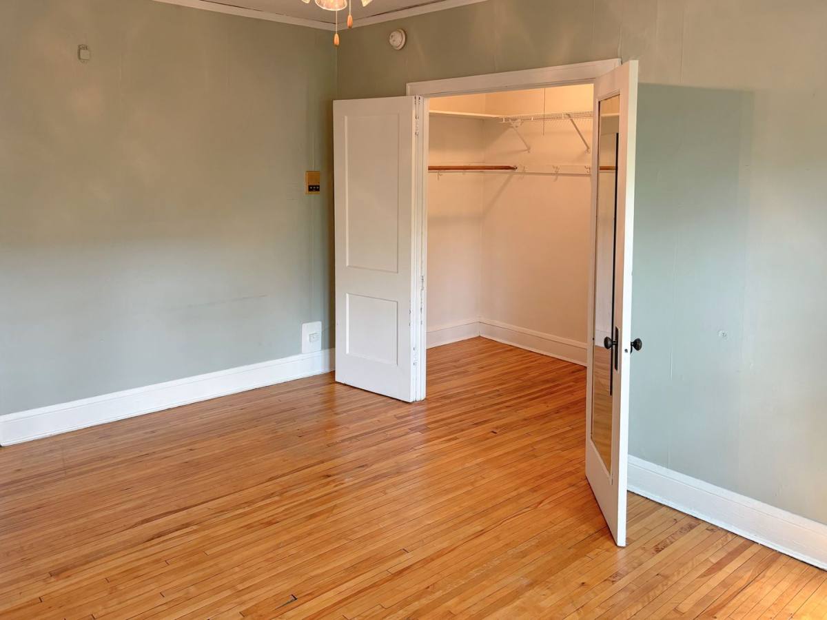 Apartment for rent at 616 Lincoln Ave, St. Paul, MN 55102