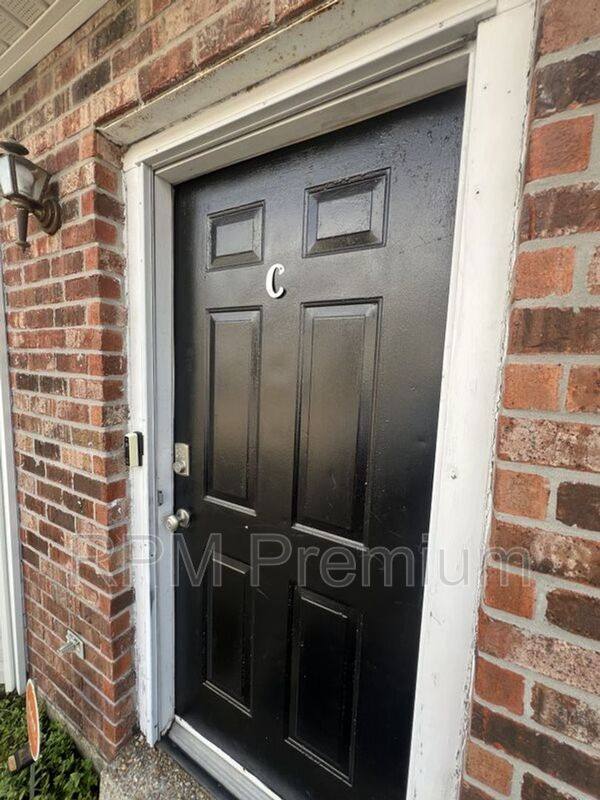 Townhouse for rent at 10062 Jefferson Highway - C, Baton Rouge, LA 70809