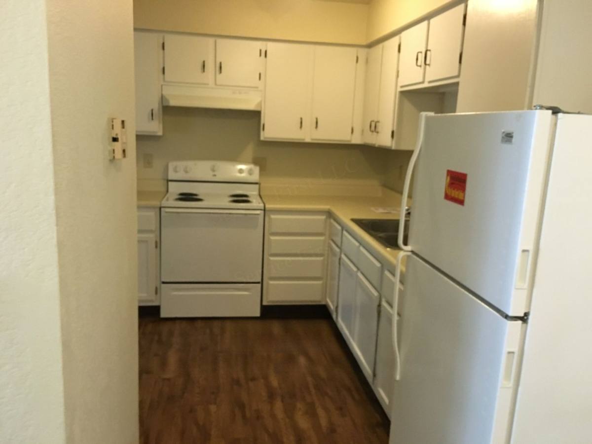 Apartment for rent at 915 W College, Bolivar, MO 65613