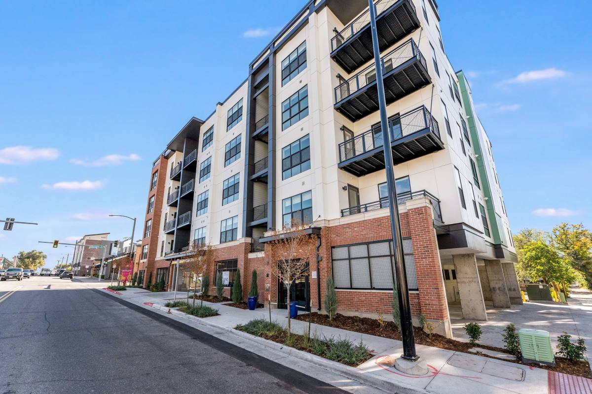 1190 E Hampden Ave in Englewood, CO | 2 Beds 2 Baths 1,077-1,184 sqft ...
