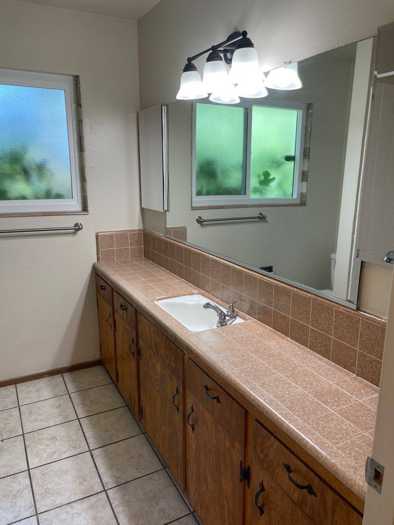Apartment for rent at 1570 Valley View Rd, Hollister, CA 95023