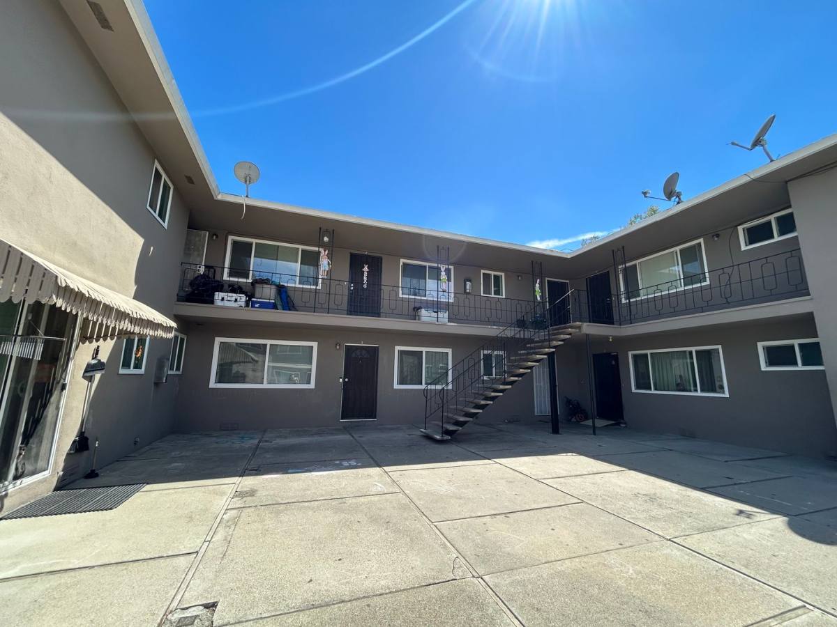 Apartment for rent at 1570 Valley View Rd, Hollister, CA 95023