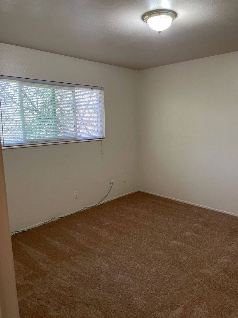 Apartment for rent at 1570 Valley View Rd, Hollister, CA 95023