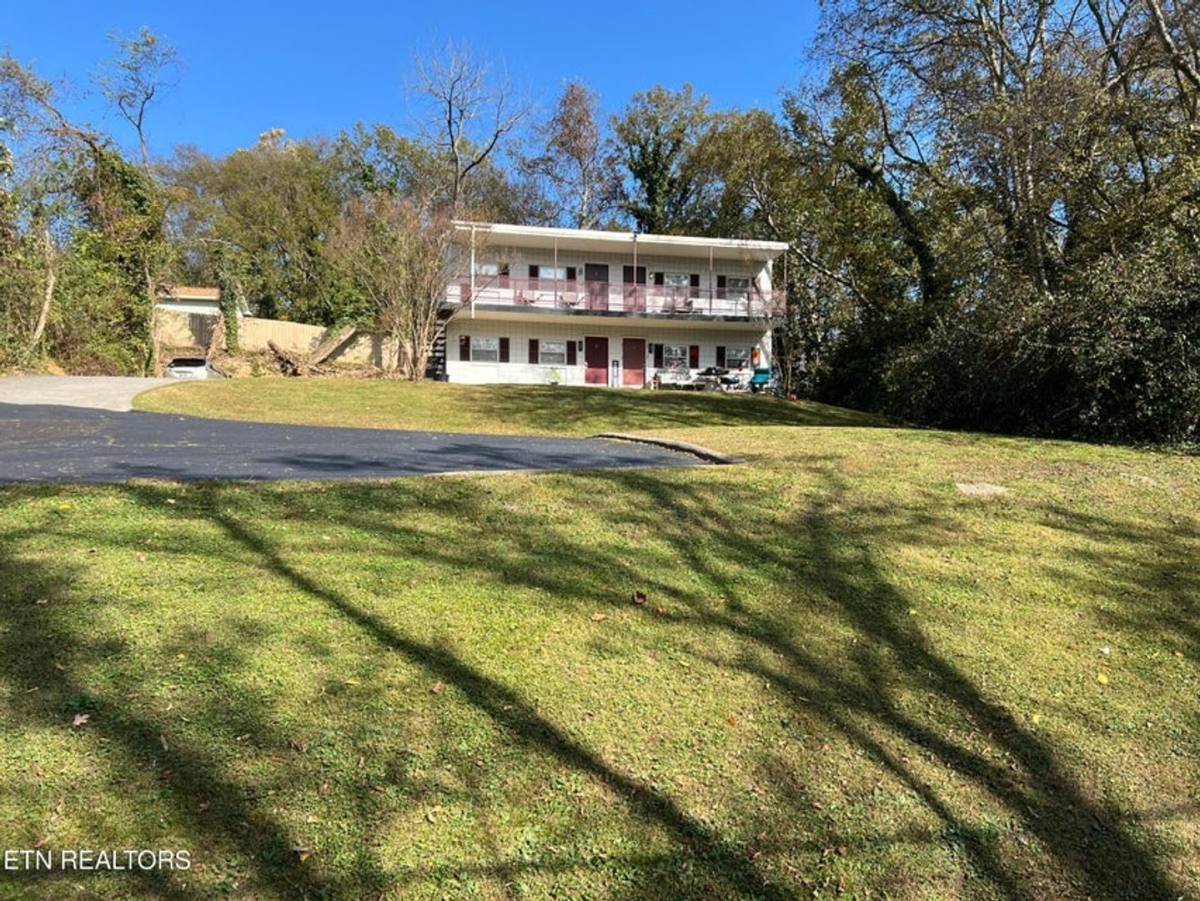 Apartment for rent at 614 Agnes Ave, Knoxville, TN 37919