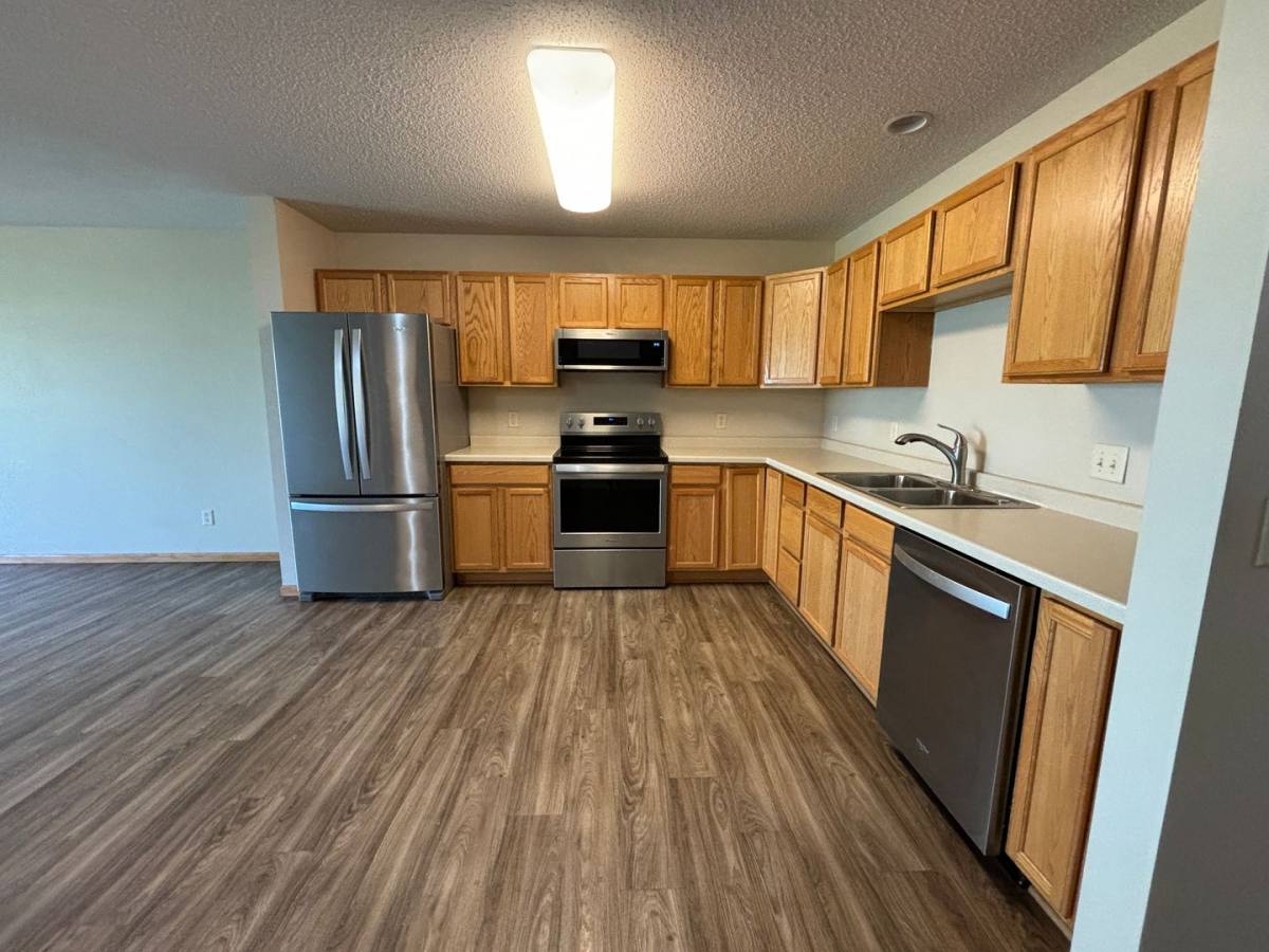 Townhouse for rent at 309-B Williamsburg Place, New Richmond, WI 54017