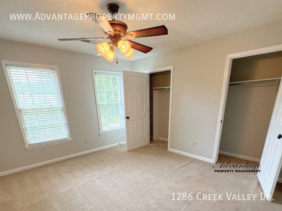 House for rent at 1286 Creek Valley Dr, Collierville, TN 38017
