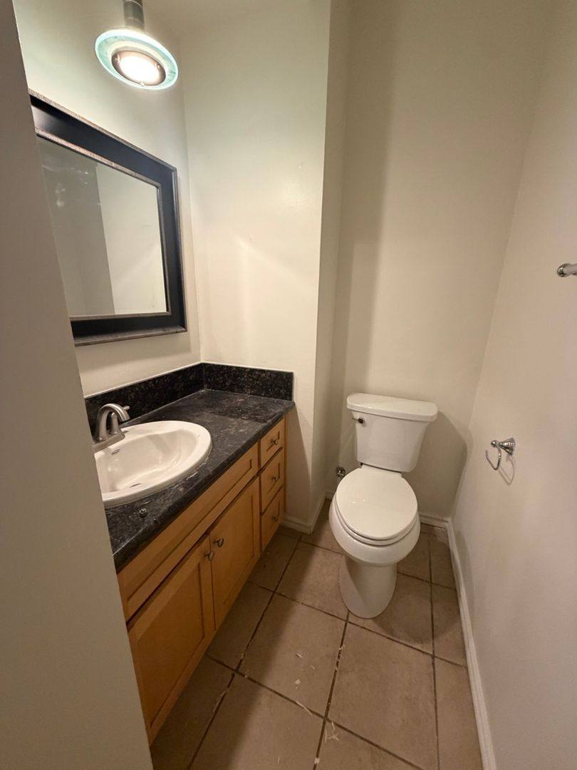 Apartment for rent at 1537 Stanford St, Santa Monica, CA 90404