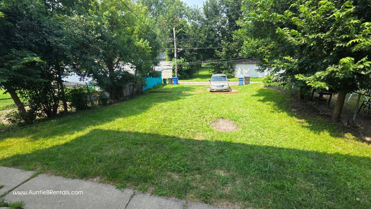 Townhouse for rent at 727 N Thomas Ave #2, Minneapolis, MN 55411