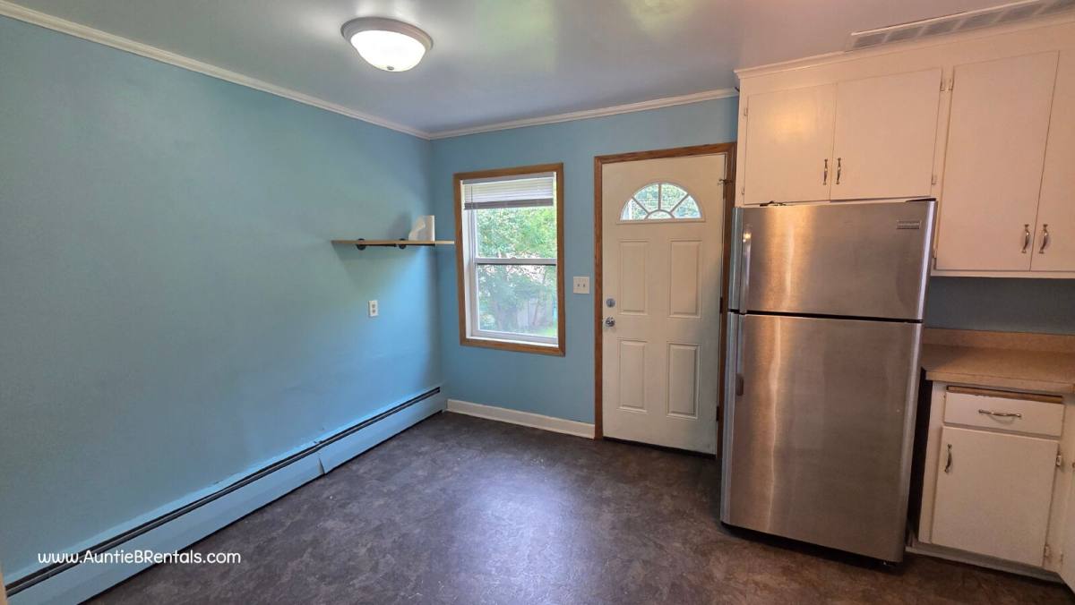 Townhouse for rent at 727 N Thomas Ave #2, Minneapolis, MN 55411