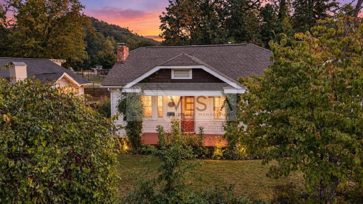 House for rent at 3 Grace Ave, Asheville, NC 28804