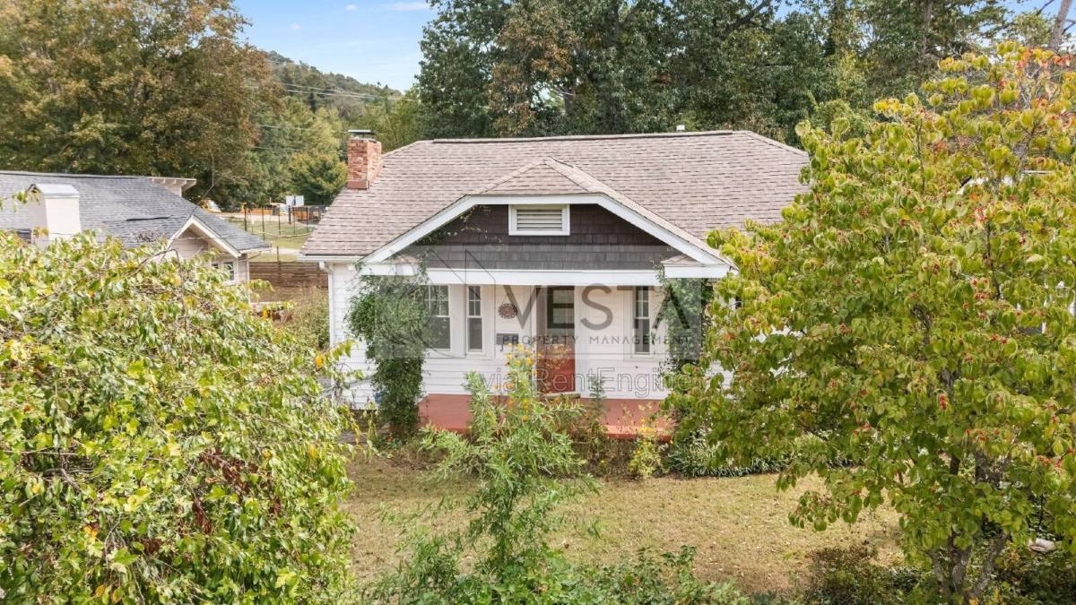 House for rent at 3 Grace Ave, Asheville, NC 28804