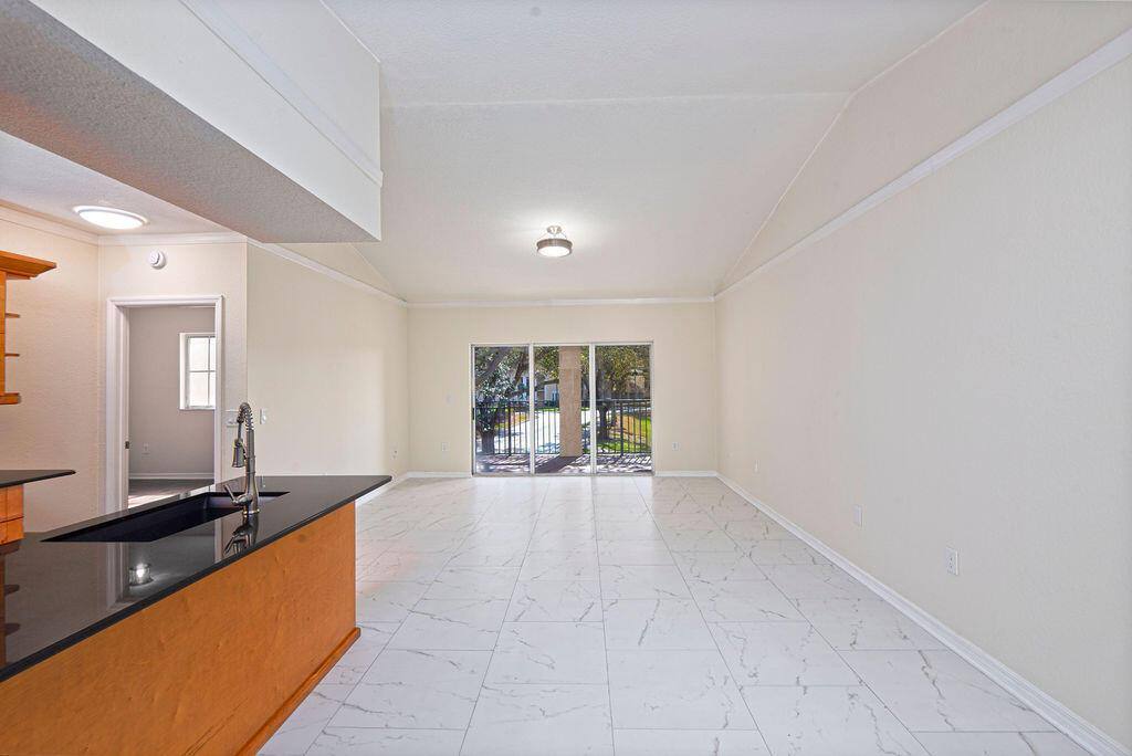 Townhouse for rent at 2400 Centergate Dr, Hollywood, FL 33025
