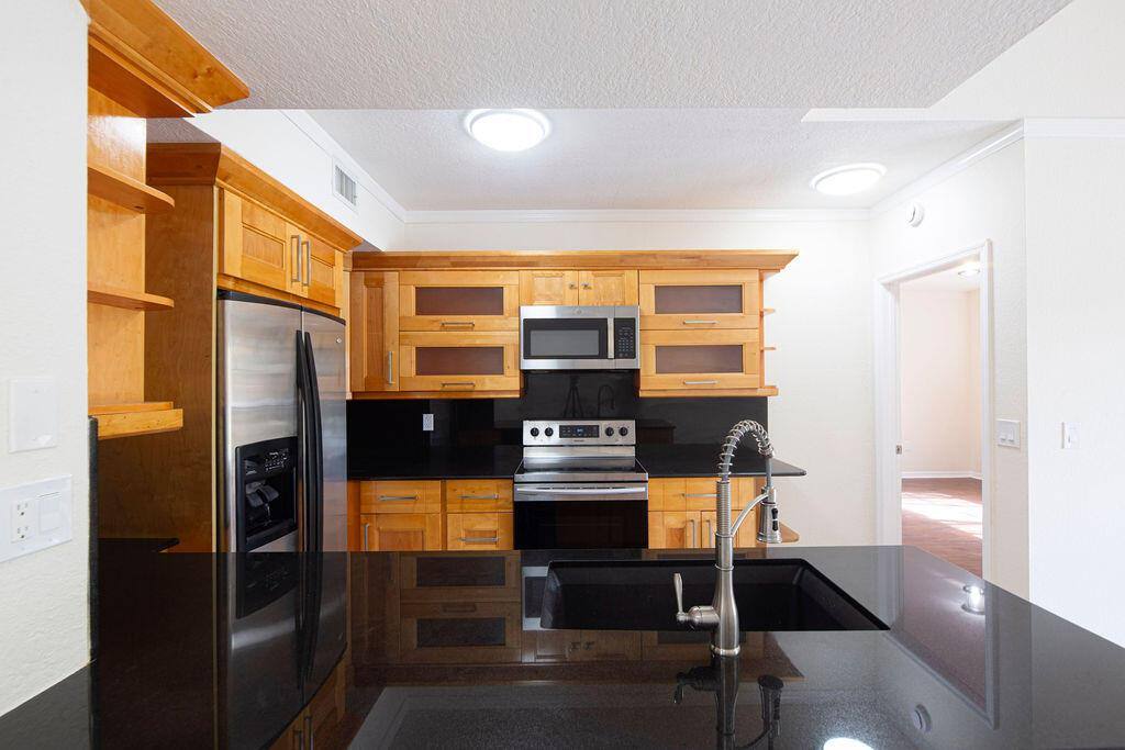Townhouse for rent at 2400 Centergate Dr, Hollywood, FL 33025