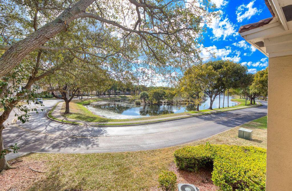 Townhouse for rent at 2400 Centergate Dr, Hollywood, FL 33025