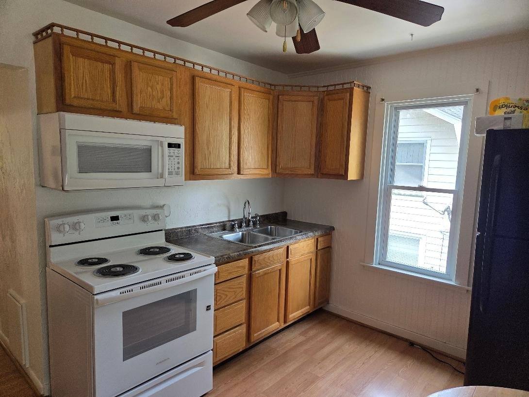 Apartment for rent at 1209 Gratiot Ave #2, Saginaw, MI 48602